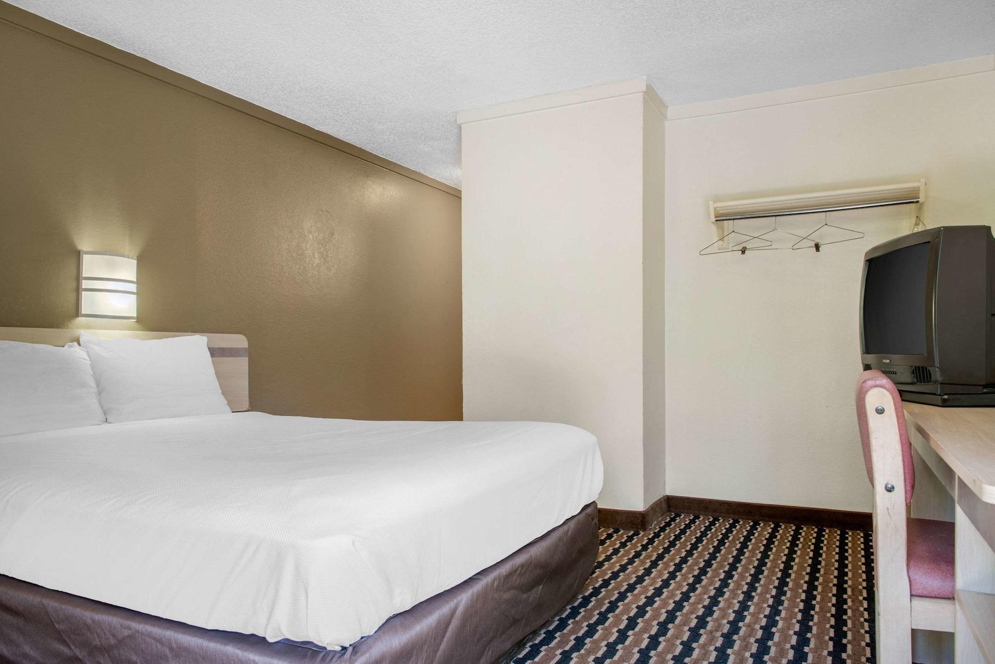Rodeway Inn Sharonville Exteriér fotografie