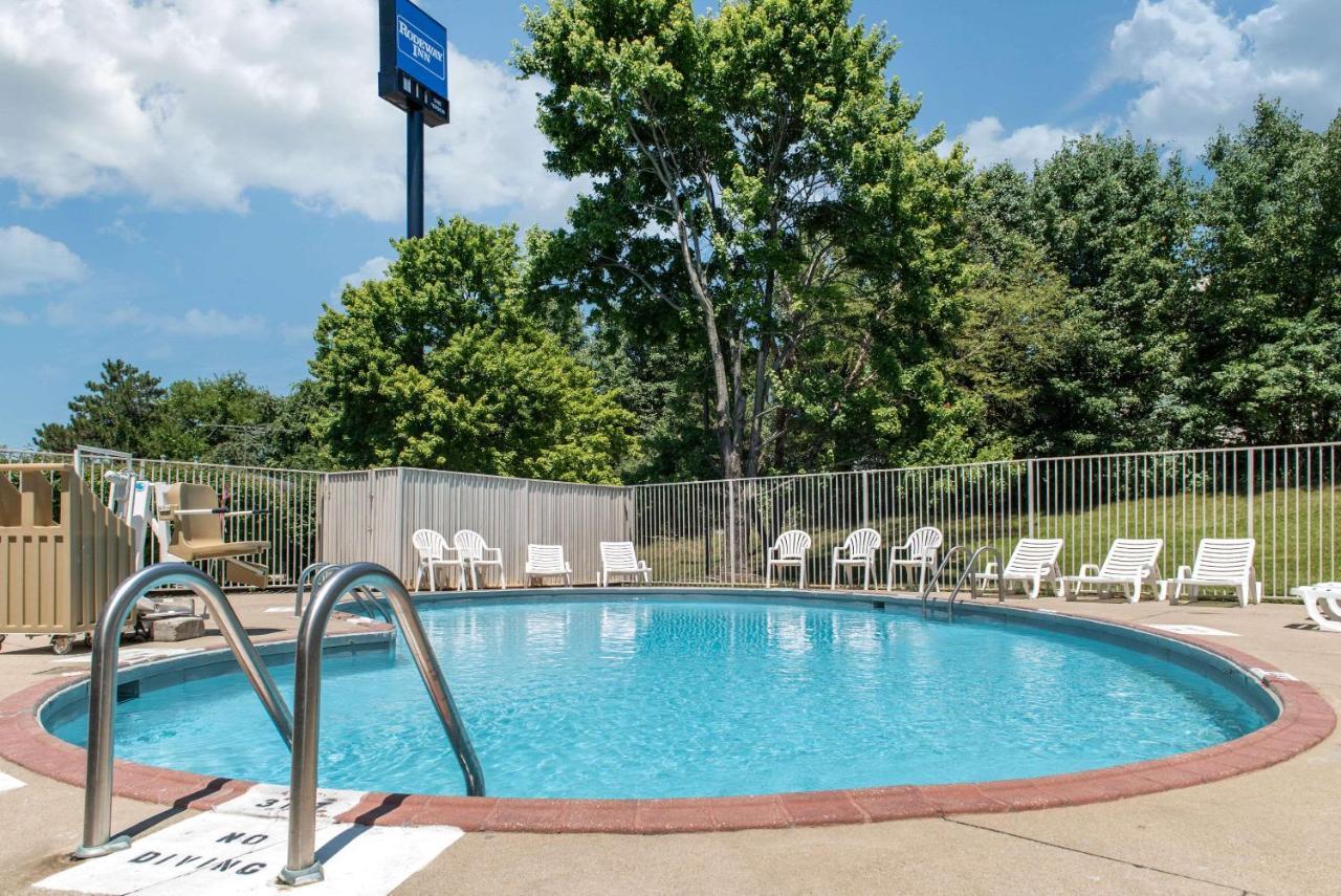 Rodeway Inn Sharonville Exteriér fotografie